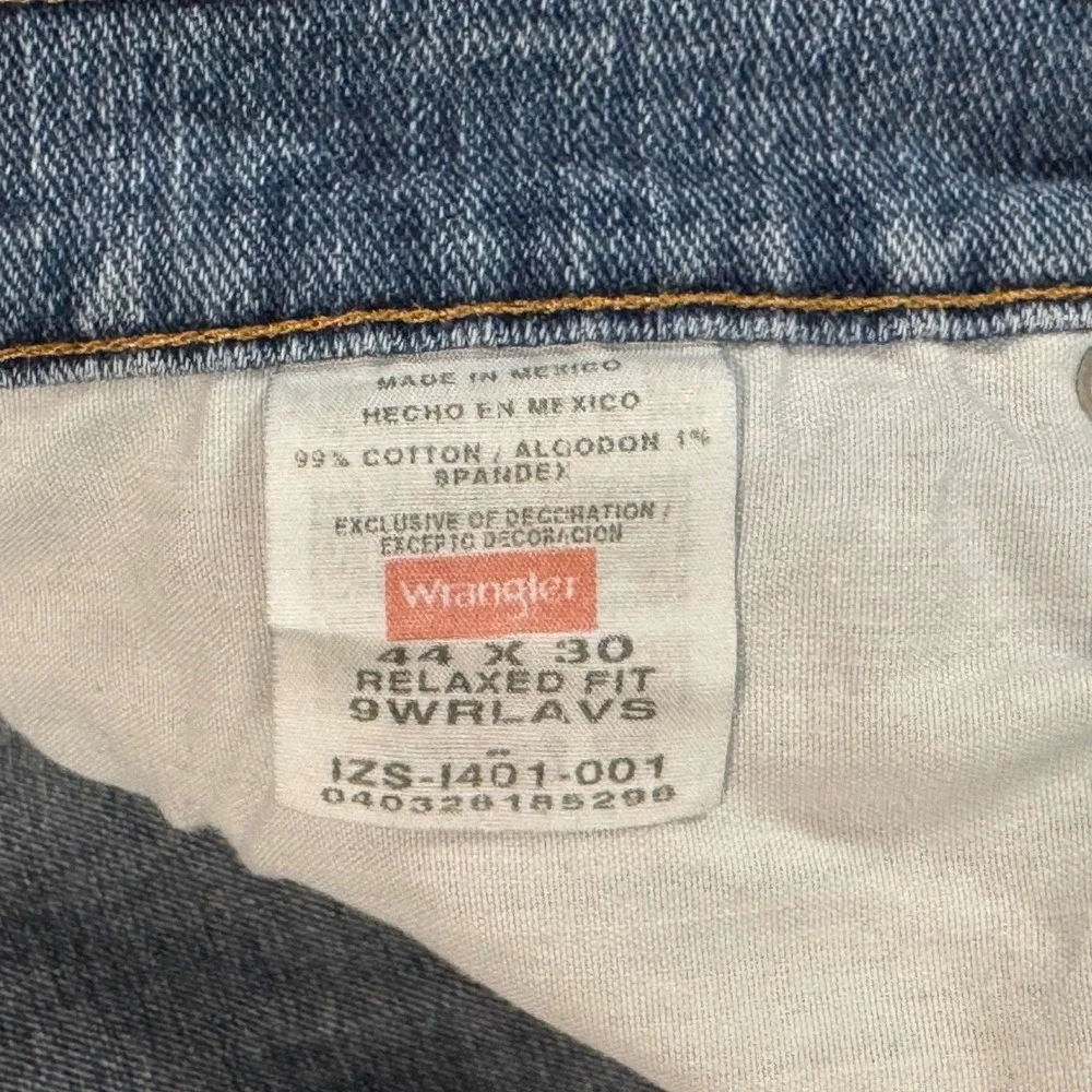 Wrangler Jeans Mens 44x28 Blue Authentic Relaxed Fit Straight Leg Denim Workwear